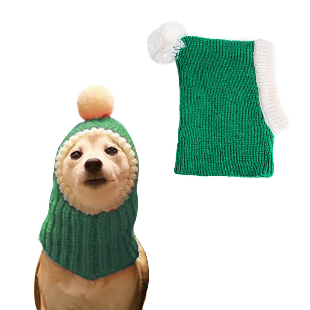Christmas-style wool head cover for cats and puppies, featuring warm elastic knit with pom-pom detail.